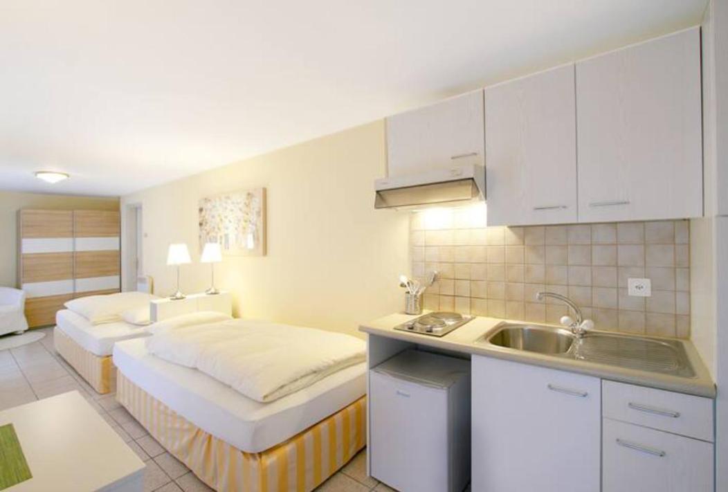 Depandance Garni Golf Apartman Ascona Kültér fotó