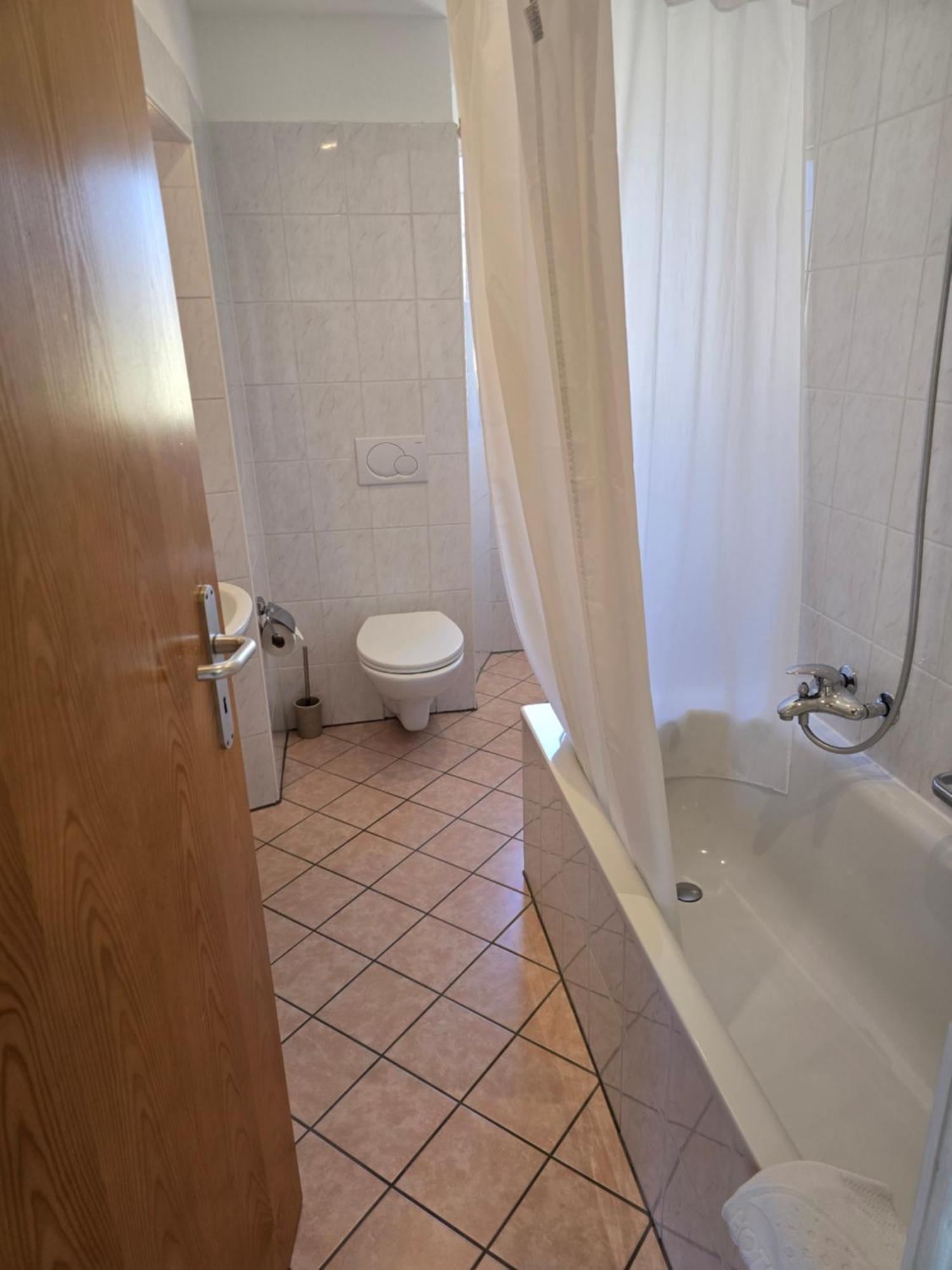 Depandance Garni Golf Apartman Ascona Kültér fotó