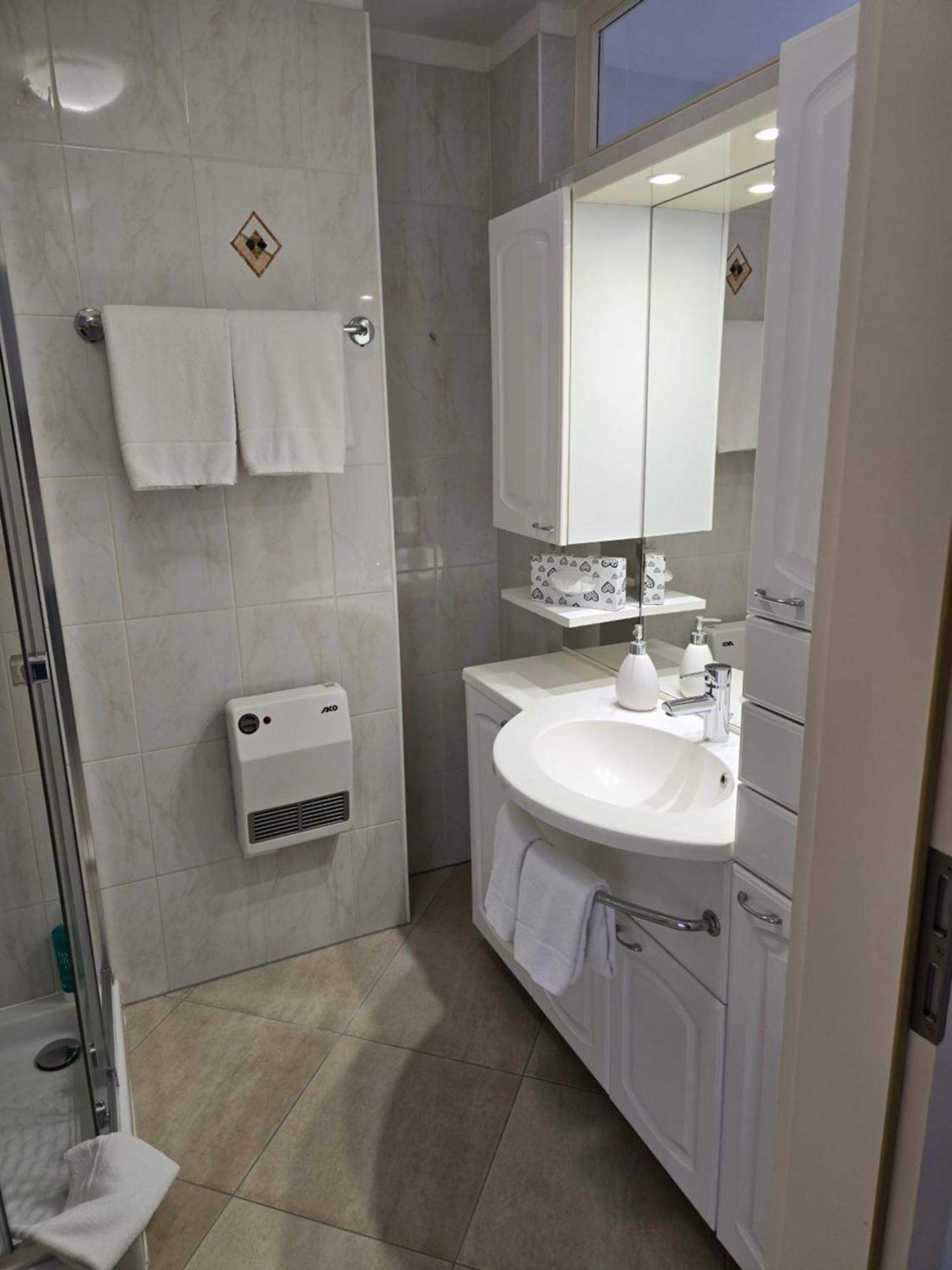 Depandance Garni Golf Apartman Ascona Kültér fotó