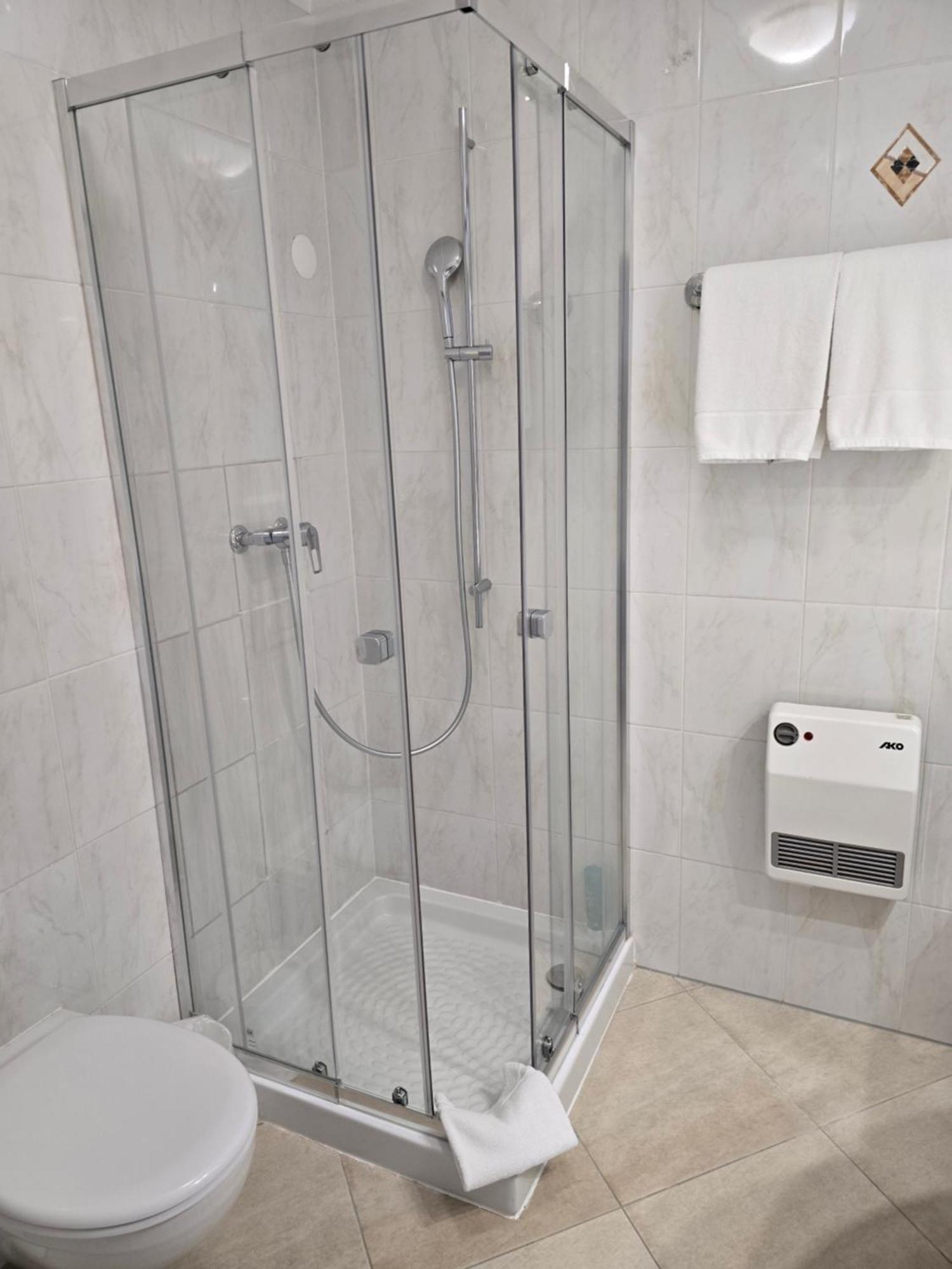 Depandance Garni Golf Apartman Ascona Kültér fotó